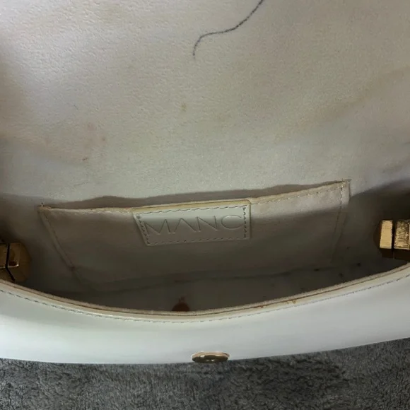 Manc. Lilith in White - Picture 9 of 16